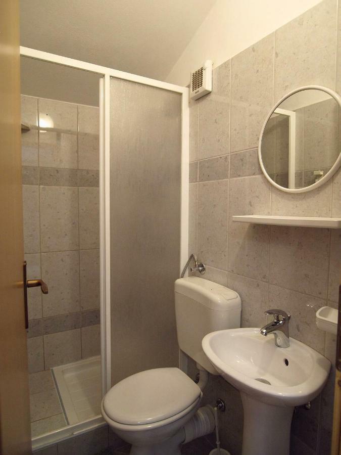 Apartment Pokrajac ロヴィンスコ・セロ エクステリア 写真